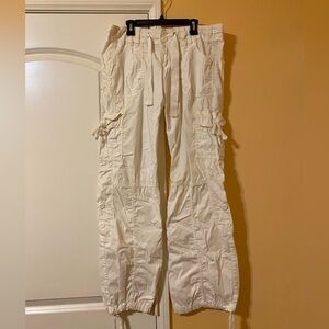 White low rise Hollister pants, size M